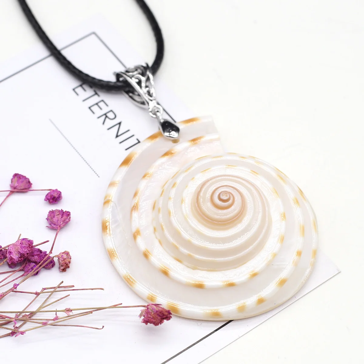 1PC 55X50mm Natural Shell Conch Pendant Necklaces Long Rope Chains Round Shell Charms Necklaces for Women Jewelry
1PC 55X50mm Natural Shell Conch Pendant Necklaces Long Rope Chains Round Shell Charms Necklaces for Women Jewelry