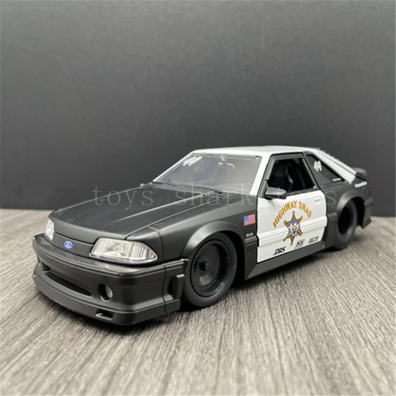 

Модель спортивного автомобиля Ford Mustang GT из сплава, 1/24, литой металлический игрушечный полицейский автомобиль, модель, имитация коллекции, детская игрушка, подарок