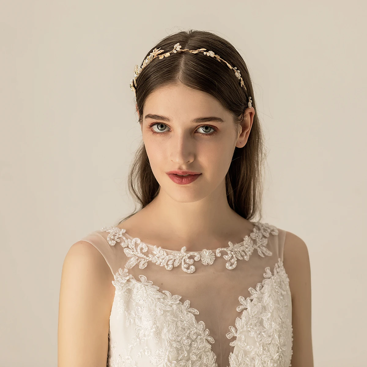 O526 Wedding Bridal Headband Shell Flower Copper Leaves Pearls Handmade Brides Bridesmaid Headpiece Women Marriage Accessories
O526 Wedding Bridal Headband Shell Flower Copper Leaves Pearls Handmade Brides Bridesmaid Headpiece Women Marriage Accessories