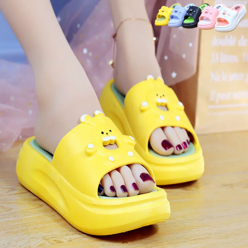 Сланцы женские на толстой платформе, мягкие Нескользящие шлепанцы, пляжная обувь, сланцы для дома, летние Тапочки 
Сланцы женские на толстой платформе, мягкие Нескользящие шлепанцы, пляжная обувь, сланцы для дома, летние Тапочки