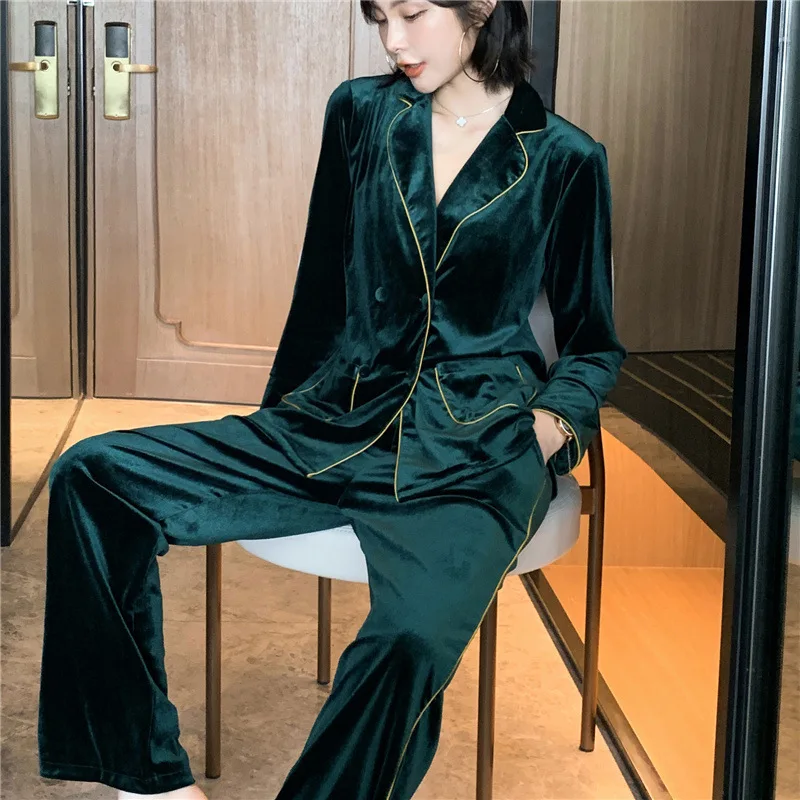Golden velvet Pajamas Women's Long Sleeved Nightie Set Wear Double Breasted Home Clothes Female New Senior Style 2 Piece Suit
Golden velvet Pajamas Women's Long Sleeved Nightie Set Wear Double Breasted Home Clothes Female New Senior Style 2 Piece Suit