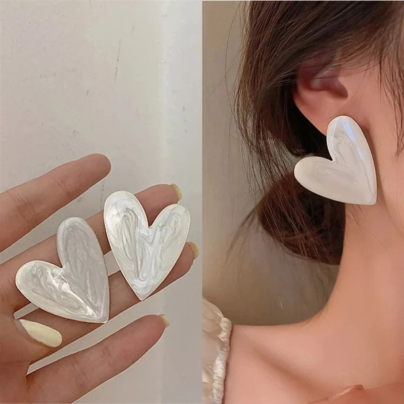 White Color Big Heart Stud Earrings for Women Girl Korean Love Drop Glaze Aesthetic Daily Life Minimalist Jewelry Piercing Ear
White Color Big Heart Stud Earrings for Women Girl Korean Love Drop Glaze Aesthetic Daily Life Minimalist Jewelry Piercing Ear