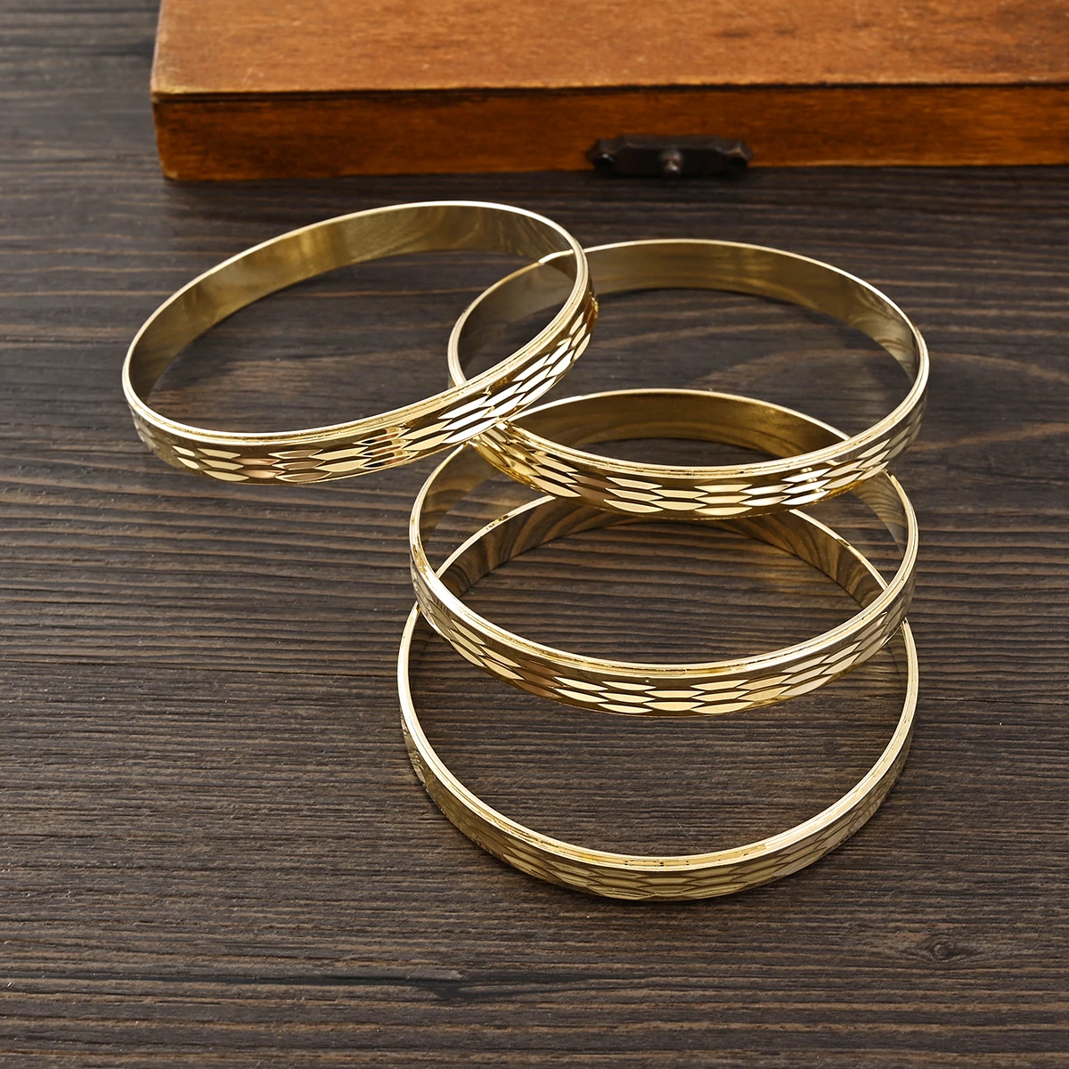 65MM 9K Gold Color Adult Size Cute Bracelet Diamond Patter Jewelry Polynesian Hig Quality Flower Bangle Girl Birthday Party Gift
65MM 9K Gold Color Adult Size Cute Bracelet Diamond Patter Jewelry Polynesian Hig Quality Flower Bangle Girl Birthday Party Gift