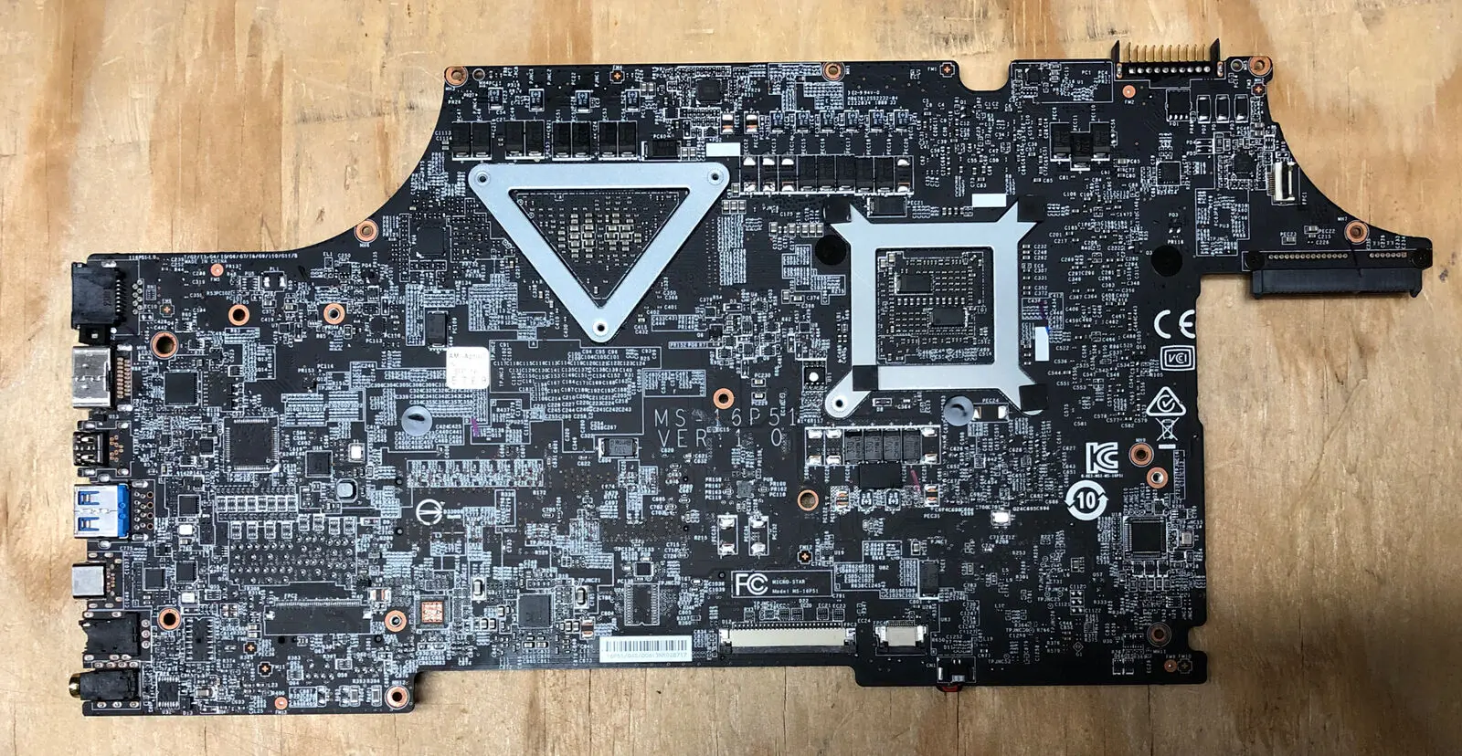 Материнская плата для ноутбука MSI GP63 Leopard 2,2 ГГц i7-8750H GeForce GTX 1060 MS-16P51
Материнская плата для ноутбука MSI GP63 Leopard 2,2 ГГц i7-8750H GeForce GTX 1060 MS-16P51