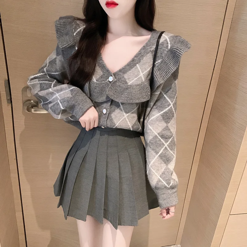 Skirt Two Piece Set Casual Temperament Long Sleeve Rhombus Plaid Cardigan Knitted Sweater Tops + High Waist Pleated Skirt Suits
Skirt Two Piece Set Casual Temperament Long Sleeve Rhombus Plaid Cardigan Knitted Sweater Tops + High Waist Pleated Skirt Suits
