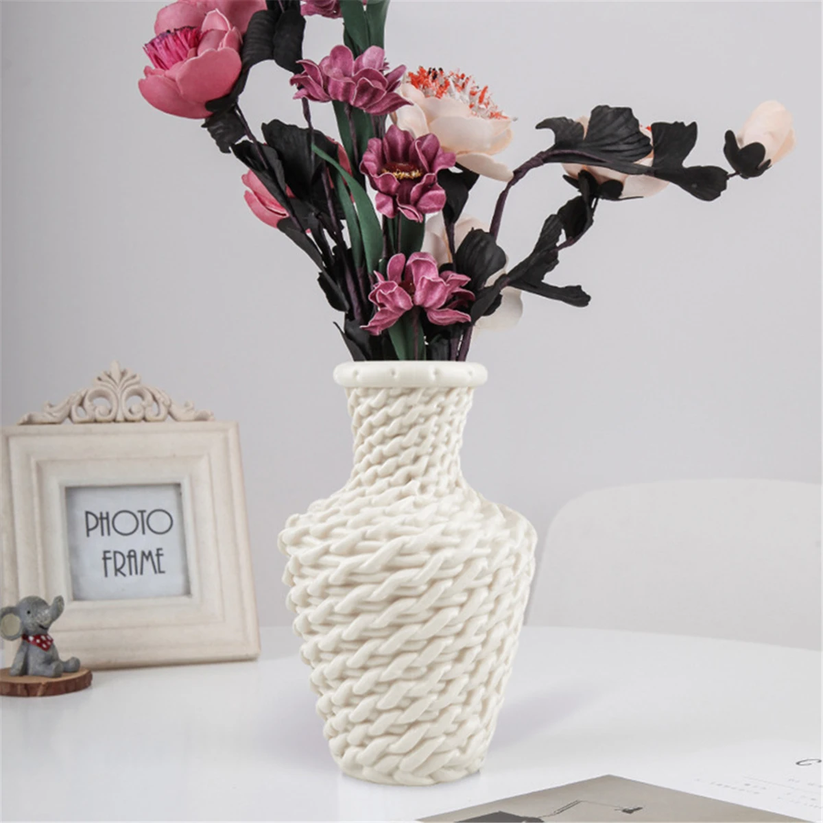 Nordic INS Imitation Ceramic Flower Vase Decoration Household Plastic Vases Creative Wedding Home Accessories Minimalist Decor
Nordic INS Imitation Ceramic Flower Vase Decoration Household Plastic Vases Creative Wedding Home Accessories Minimalist Decor