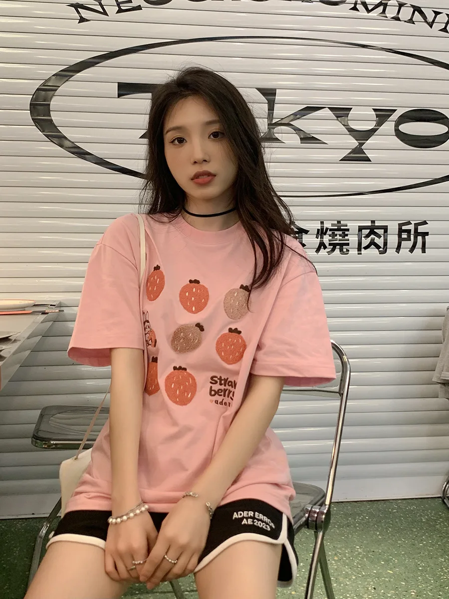 ADER ERROR brand T shirt Summer Tops Strawberry Printed Women Designers T shirts Clothes Ladies Korea Loose High Quality Tees
ADER ERROR brand T shirt Summer Tops Strawberry Printed Women Designers T shirts Clothes Ladies Korea Loose High Quality Tees