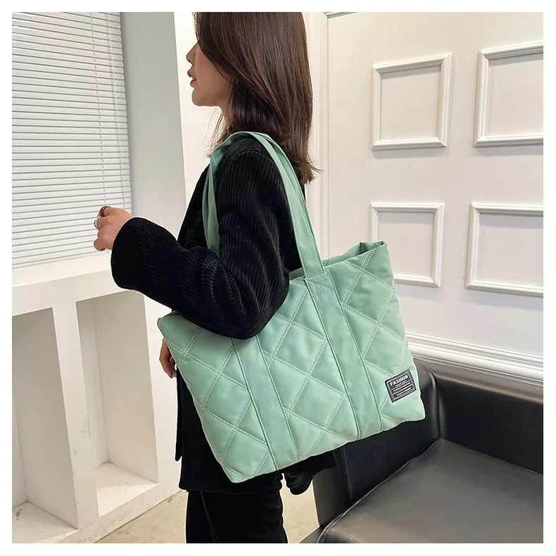 Luxury Designer Women's Bag 9913 Small and Medium Sling Mummy Bag Print Trend Leather Bag Classic Vintage Waist Bag
Luxury Designer Women's Bag 9913 Small and Medium Sling Mummy Bag Print Trend Leather Bag Classic Vintage Waist Bag