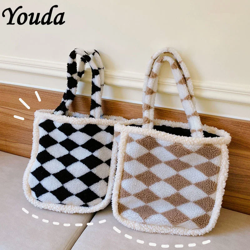 Women Aplush Handbag Lamb Wool Lingge Shoulder Bags Cute Ladies Lunch Box Handbags Soft Plush Student Girls Shopping Bag
Women Aplush Handbag Lamb Wool Lingge Shoulder Bags Cute Ladies Lunch Box Handbags Soft Plush Student Girls Shopping Bag
