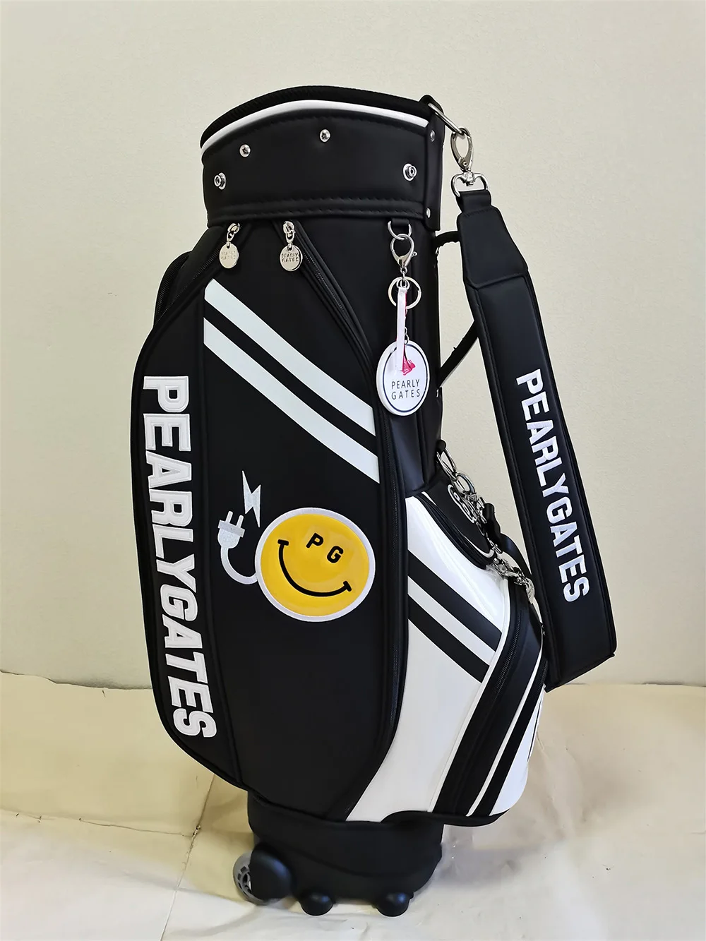 Smile Pearly Gates 89 Golf Clubs Caddy Bag with Wheels Tie Rod Standard Aviation Bag Waterproof Package
Smile Pearly Gates 89 Golf Clubs Caddy Bag with Wheels Tie Rod Standard Aviation Bag Waterproof Package