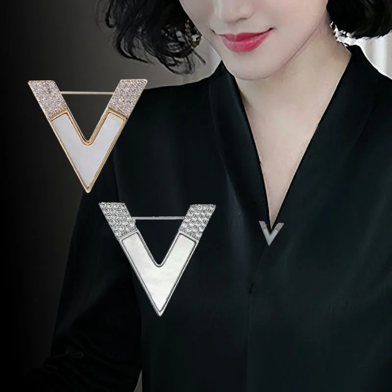 Korean MultiFunction Brooch Pin Anti Exposure Buckle For Women T Shirt Excellent Shell Crystal V Type Brooches Ornament Jewelry
Korean MultiFunction Brooch Pin Anti Exposure Buckle For Women T Shirt Excellent Shell Crystal V Type Brooches Ornament Jewelry