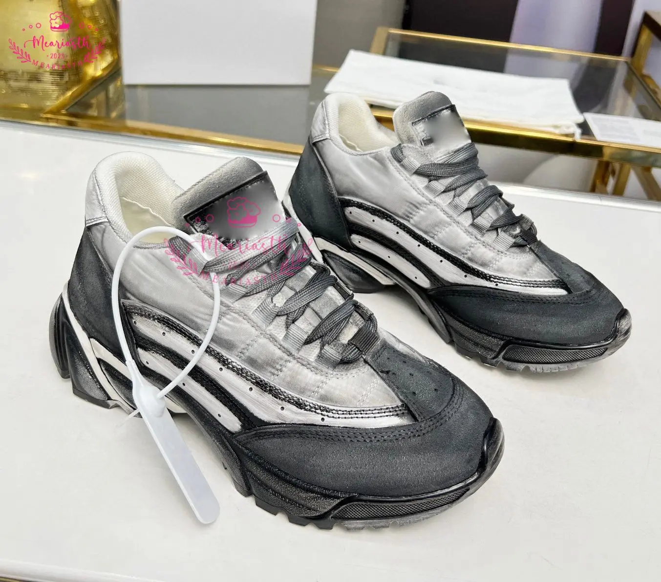 luxury Brand Painted Leather Trainer Shoes Thick Sole Platform Sneakers Women Outdoor Runner's Walking Shoes Couple Shoes Oxford
luxury Brand Painted Leather Trainer Shoes Thick Sole Platform Sneakers Women Outdoor Runner's Walking Shoes Couple Shoes Oxford