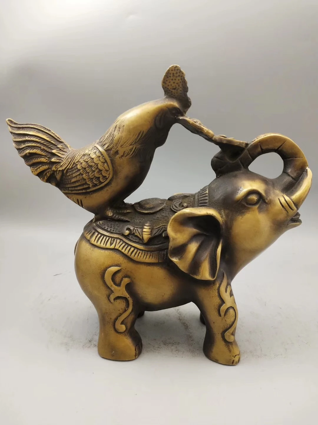Antique Bronze Ware Collection Pure Copper Auspicious Crafts Creative Rooster Elephant Antique Brass Production
Antique Bronze Ware Collection Pure Copper Auspicious Crafts Creative Rooster Elephant Antique Brass Production