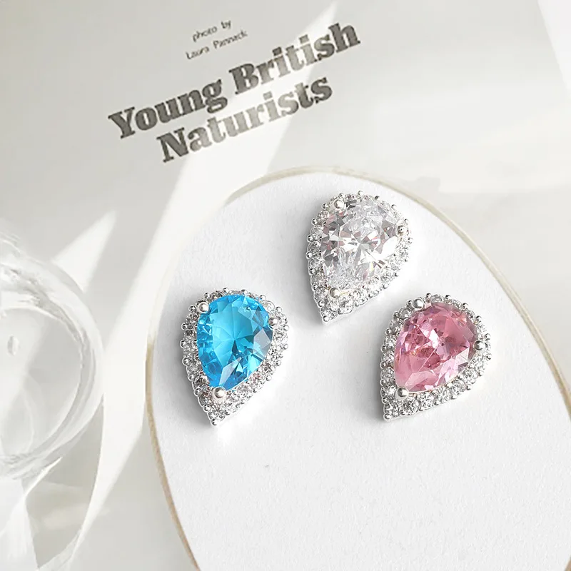 4pcs Japan and South Korea New Nail Color Drop Zircon Jewelry Golden Luxury Drop Zircon Nail Decoration Nail Supplies Glitter
4pcs Japan and South Korea New Nail Color Drop Zircon Jewelry Golden Luxury Drop Zircon Nail Decoration Nail Supplies Glitter