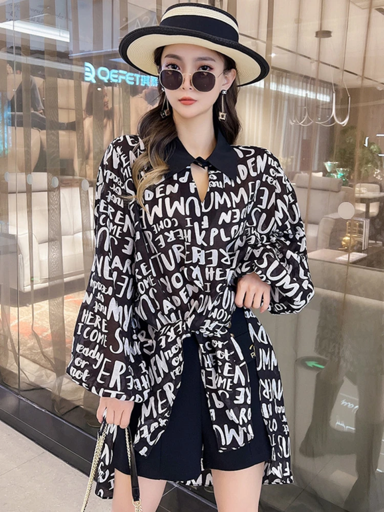 Vefadisa 2023 Summer Black And White Letter Chiffon Blouse Women Long Sleeve Medium And Long Top Fashion Loose Large ZY152
Vefadisa 2023 Summer Black And White Letter Chiffon Blouse Women Long Sleeve Medium And Long Top Fashion Loose Large ZY152
