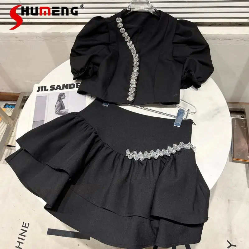 2022 Summer New Short Skirt Suit Heavy Rhinestone V-neck Short Sleeve Shirt Top Women + Sweet Ruffles Mini Skirt Two Piece Sets
2022 Summer New Short Skirt Suit Heavy Rhinestone V-neck Short Sleeve Shirt Top Women + Sweet Ruffles Mini Skirt Two Piece Sets