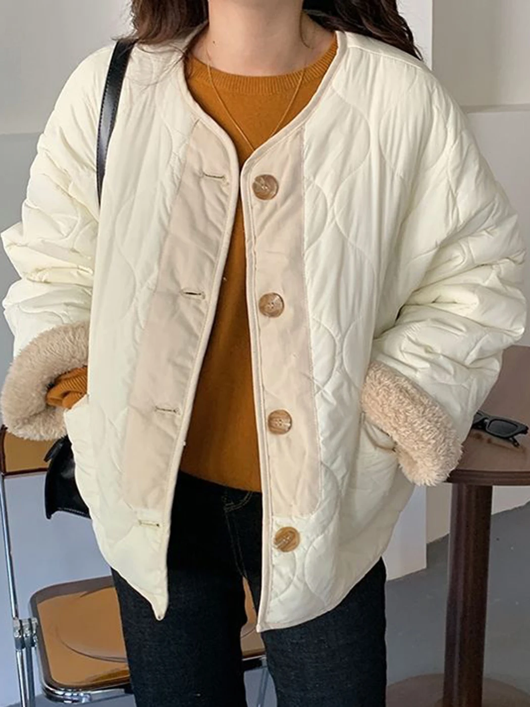 Двухстороннее флисовое теплое пальто, женская модная винтажная стеганая хлопковая куртка с круглым вырезом, пуговицами и карманами, женска...
Двухстороннее флисовое теплое пальто, женская модная винтажная стеганая хлопковая куртка с круглым вырезом, пуговицами и карманами, женска...