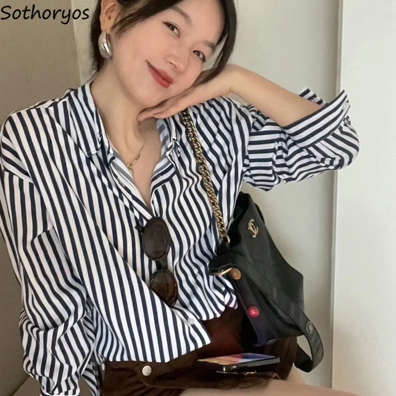 Shirts Women Retro New Collection Harajuku Cool Female Summer Street Style All-match Couple College Student Elegant Sun-proof
Shirts Women Retro New Collection Harajuku Cool Female Summer Street Style All-match Couple College Student Elegant Sun-proof