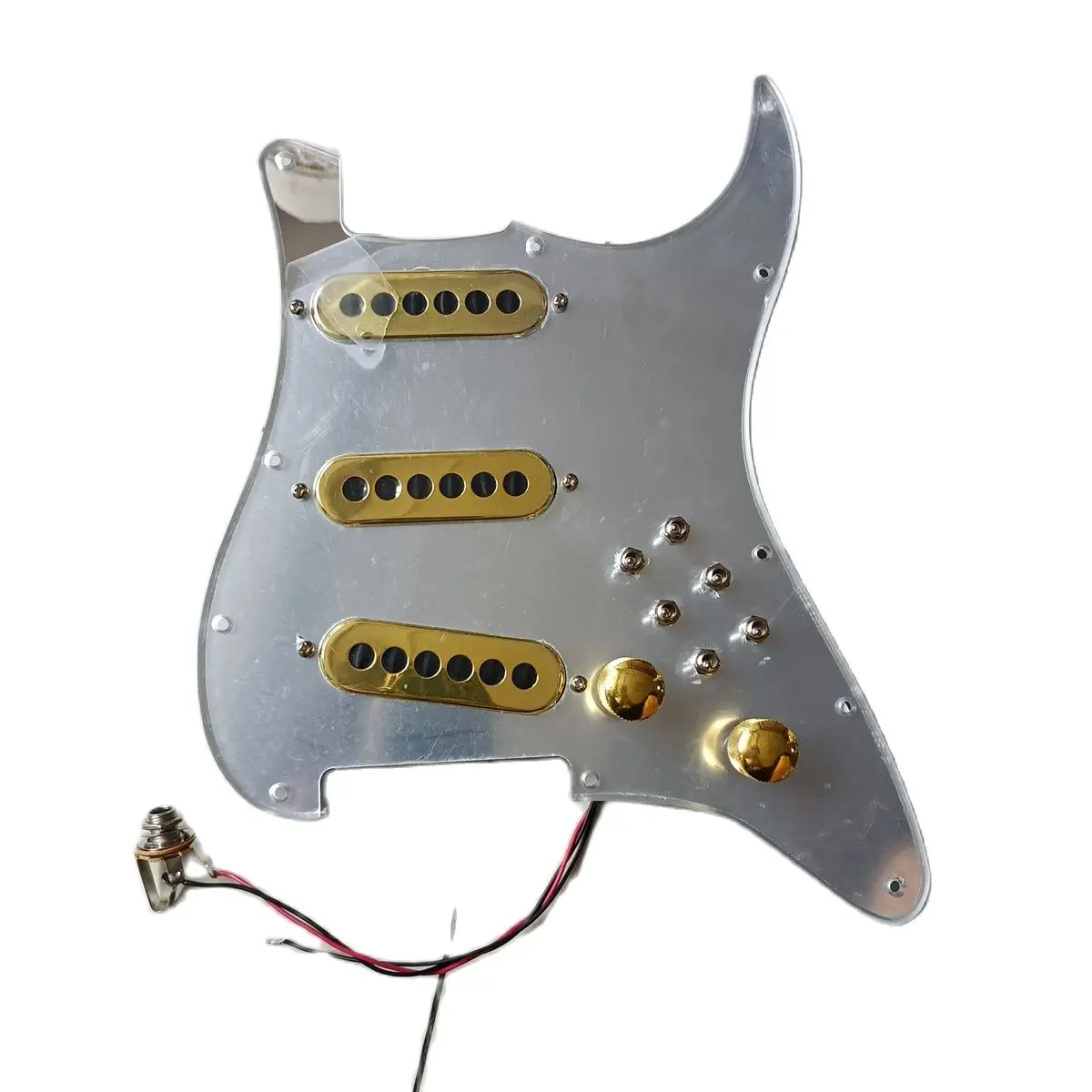 Усовершенствованный комплект предварительных проводных накладок SSS, многофункциональный переключатель, одиночный кожух, пикап Gold Alnico, жгут проводов
Усовершенствованный комплект предварительных проводных накладок SSS, многофункциональный переключатель, одиночный кожух, пикап Gold Alnico, жгут проводов