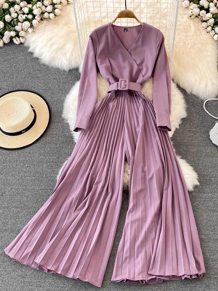 Women 2022 spring fashion OL temperament V-neck high-waisted thin straps wide-leg waist pleated wide-leg jumpsuit female D0715 
Women 2022 spring fashion OL temperament V-neck high-waisted thin straps wide-leg waist pleated wide-leg jumpsuit female D0715