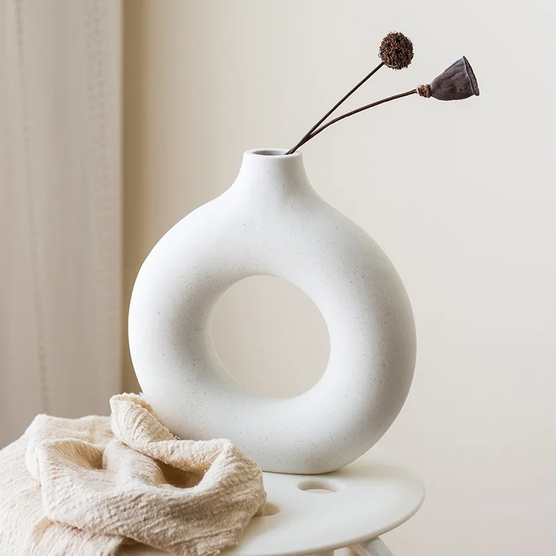 Ins Nordic Ceramic Donut Vase Rustic Modern Minimalist Flower Pot Home Decoration Ornaments Art Vases Room Nterior Decor Gifts
Ins Nordic Ceramic Donut Vase Rustic Modern Minimalist Flower Pot Home Decoration Ornaments Art Vases Room Nterior Decor Gifts