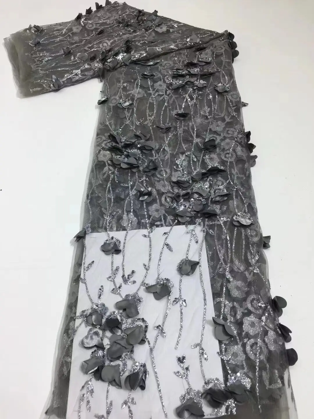 2021 New Design African Lace Fabric High Quality French Nigerian Beads Embroidered Tulle Lace Fabric With Sequins
2021 New Design African Lace Fabric High Quality French Nigerian Beads Embroidered Tulle Lace Fabric With Sequins