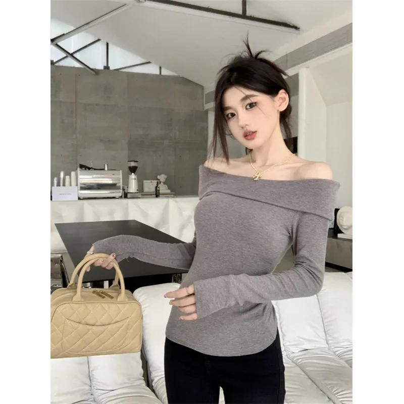 Футболка женская с воротником на одно плечо, осень 2023
Футболка женская с воротником на одно плечо, осень 2023