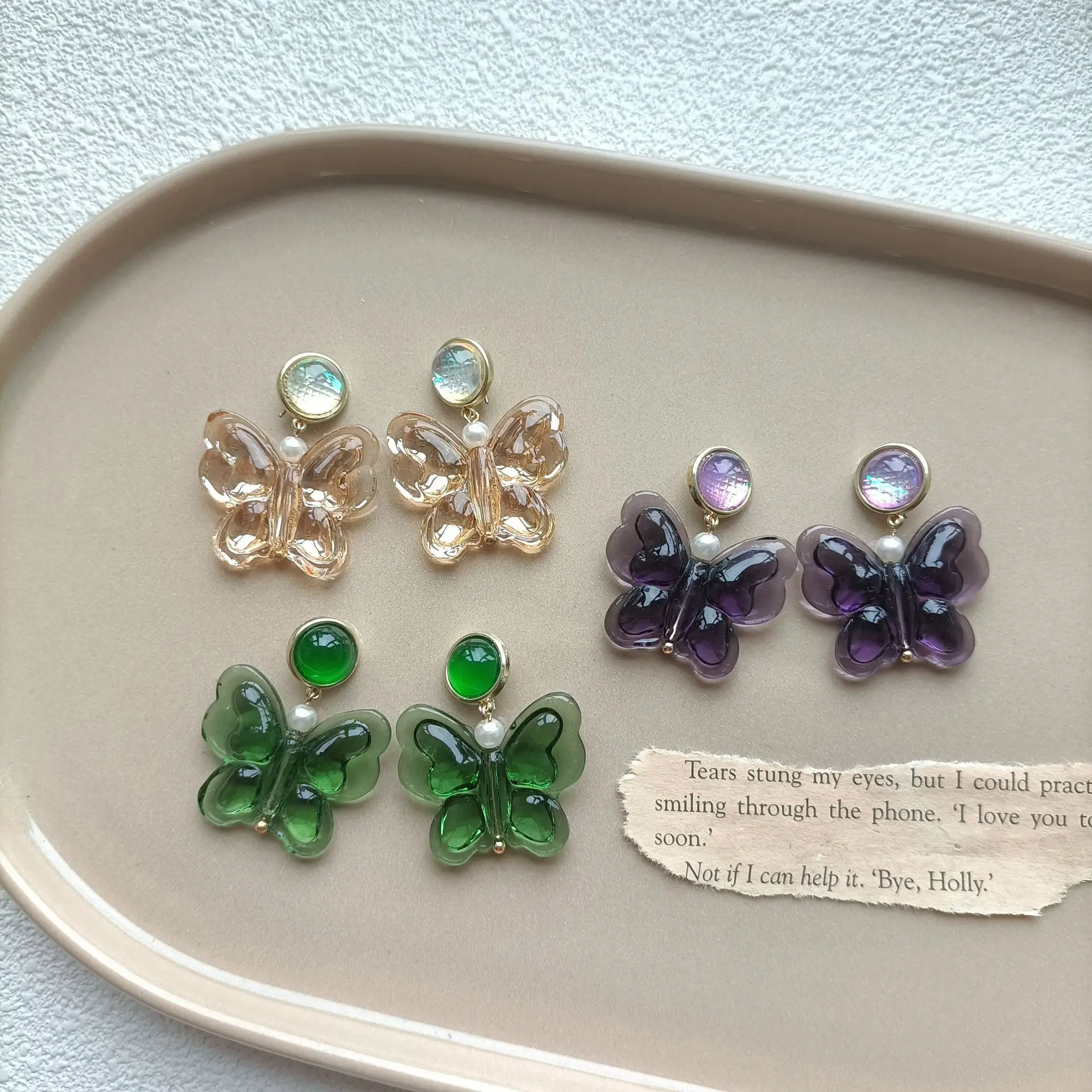 Glass Butterfly Earrings Colorful Butterfly Pendant Elegant Earrings Women Girls Korean Style Jewelry Sweet Summer Accessories
Glass Butterfly Earrings Colorful Butterfly Pendant Elegant Earrings Women Girls Korean Style Jewelry Sweet Summer Accessories