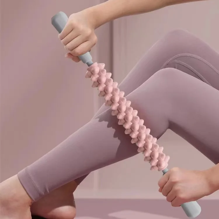 Роликовый массажер для мышц при болезненных мышцах, освобождающий судороги, стянутость спины, миофасциальные триггерные точки, боль в ногах, икре
Роликовый массажер для мышц при болезненных мышцах, освобождающий судороги, стянутость спины, миофасциальные триггерные точки, боль в ногах, икре