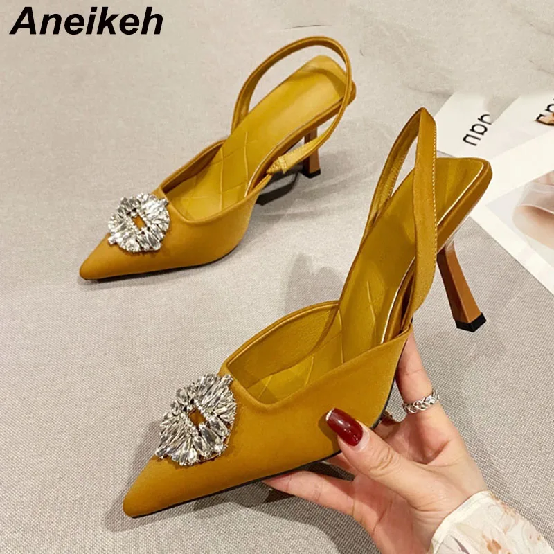 Aneikeh 2022 Summer New Sexy Pointed Toe High Heel Women Party Dress Shoes Bling Crystal Flower Decoration Slingbacks Pump 34-39
Aneikeh 2022 Summer New Sexy Pointed Toe High Heel Women Party Dress Shoes Bling Crystal Flower Decoration Slingbacks Pump 34-39