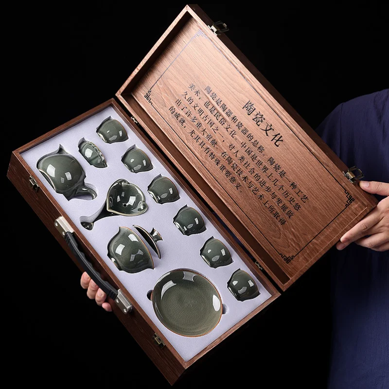 Фарфоровый чайный набор Open Jun с керамическим покрытием
Фарфоровый чайный набор Open Jun с керамическим покрытием