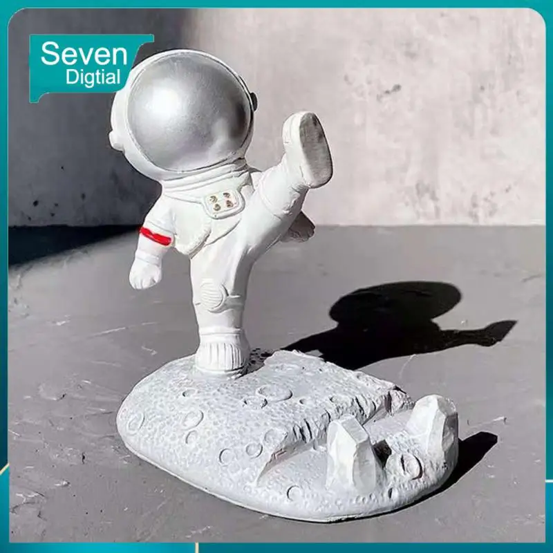 Desktop Decoration Tablet Support Synthetic Resin Mobile Phone Holder Portable Astronaut Bracket Mobile Phone Accessories Lazy
Desktop Decoration Tablet Support Synthetic Resin Mobile Phone Holder Portable Astronaut Bracket Mobile Phone Accessories Lazy