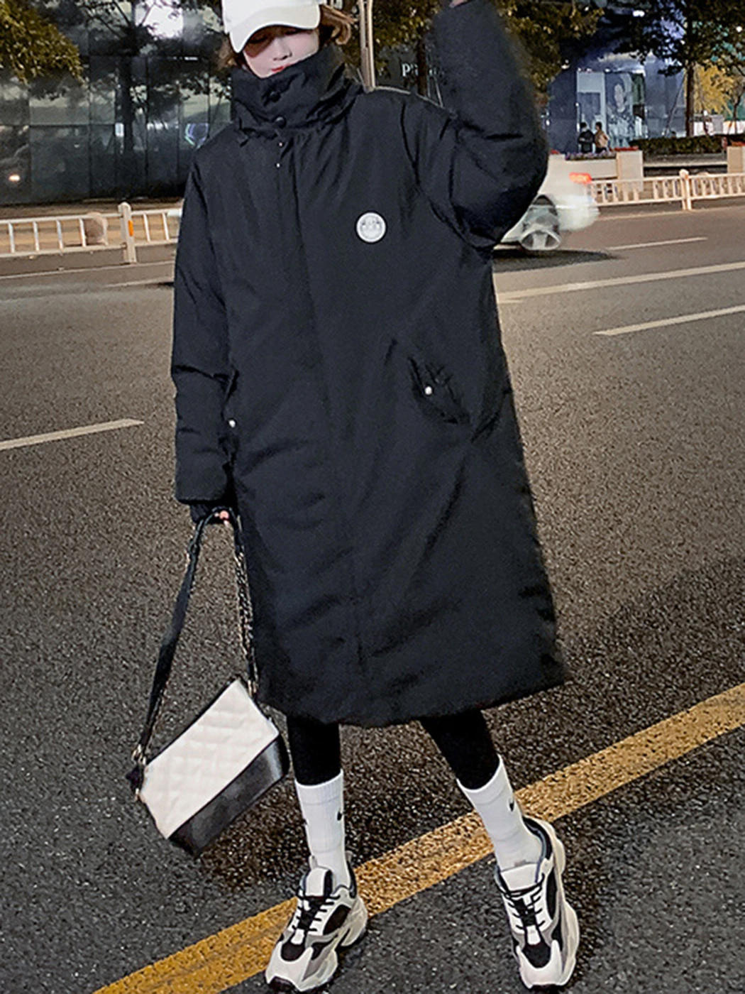 Padded Warm Hooded Coat Women Fashion Simple Loose Mid-length Coats Parkas Zipper Pocket Cotton Jackets Female
Padded Warm Hooded Coat Women Fashion Simple Loose Mid-length Coats Parkas Zipper Pocket Cotton Jackets Female