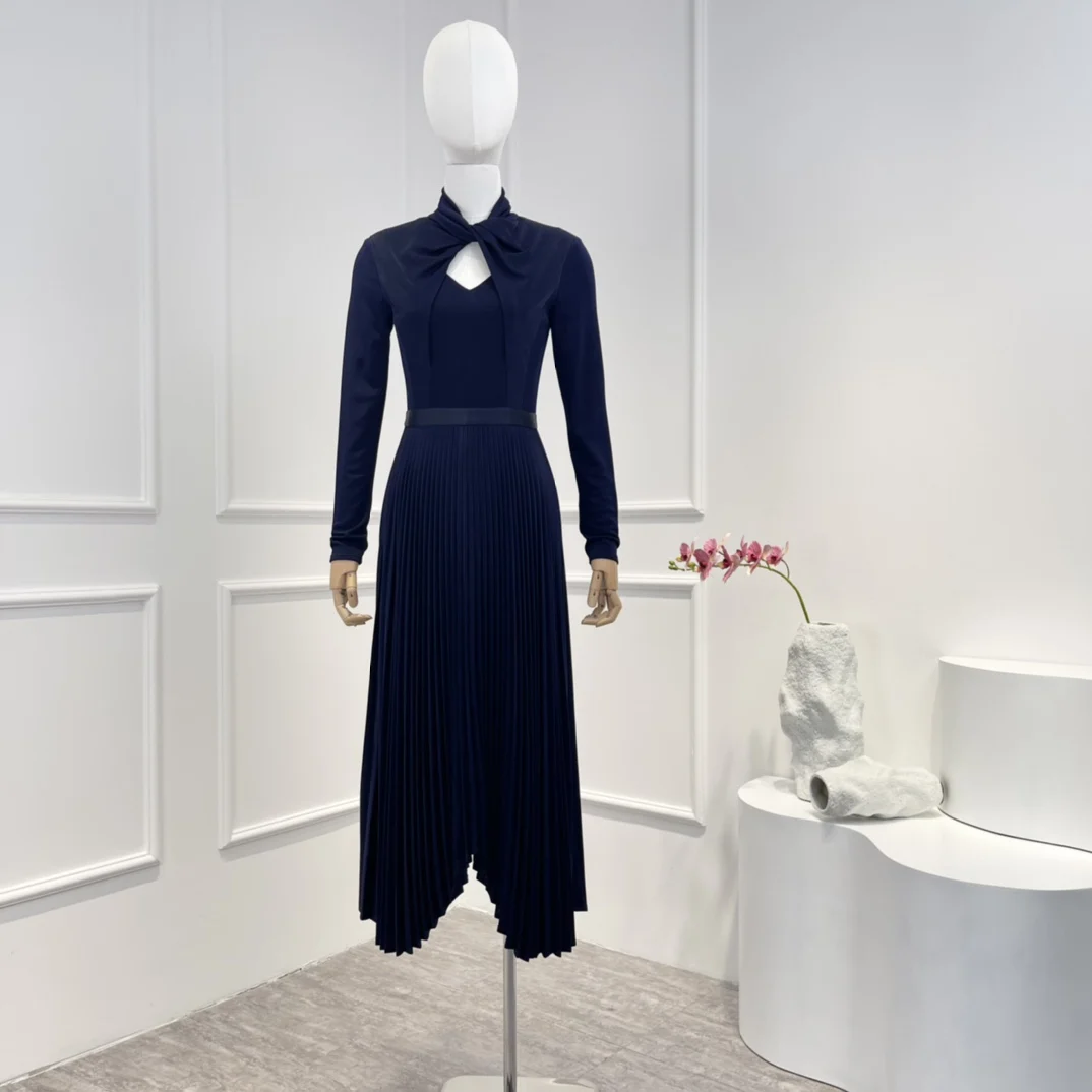 2023 Top Quality Unique Design Elegant Suitable Navy Blue Long Sleeve Cut Out Neckline Classical Shuttered Hem Midi Lady Dress
2023 Top Quality Unique Design Elegant Suitable Navy Blue Long Sleeve Cut Out Neckline Classical Shuttered Hem Midi Lady Dress