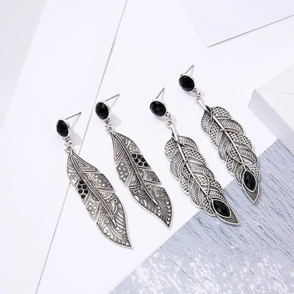 1 Pair Vintage Women Earrings Lady Stud Earrings Skin-friendly Wear-resistant Hollow Out Leaf Stud Earrings Exquisite
1 Pair Vintage Women Earrings Lady Stud Earrings Skin-friendly Wear-resistant Hollow Out Leaf Stud Earrings Exquisite