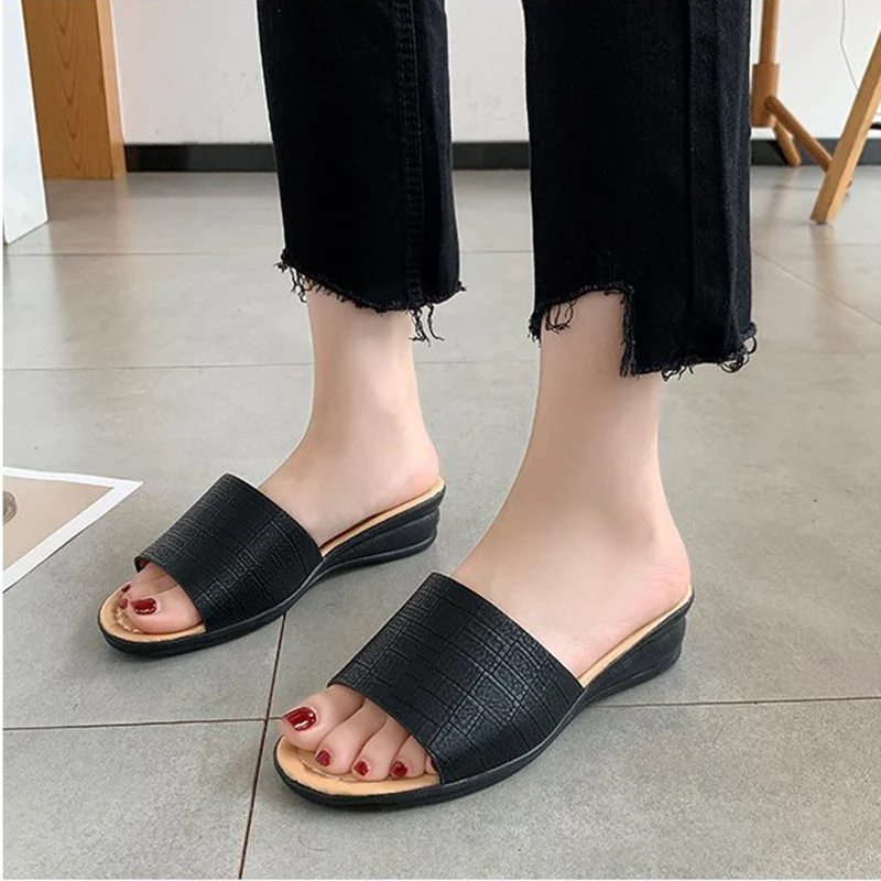 Wedge Slippers Women's Crocodile Print Slides Shoes 2022 Summer Ladies Comfort Casual Sandals Size 36-42 zapatos de mujer
Wedge Slippers Women's Crocodile Print Slides Shoes 2022 Summer Ladies Comfort Casual Sandals Size 36-42 zapatos de mujer