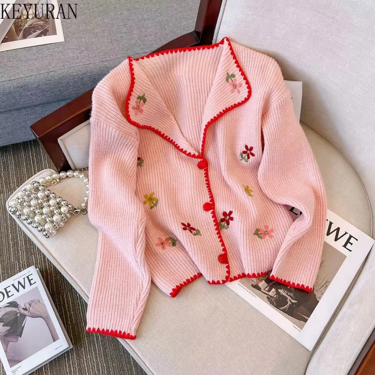 Женский трикотажный кардиган с цветочной вышивкой, Розовый однобортный укороченный свитер с длинным рукавом в винтажном стиле, 2022 
Женский трикотажный кардиган с цветочной вышивкой, Розовый однобортный укороченный свитер с длинным рукавом в винтажном стиле, 2022