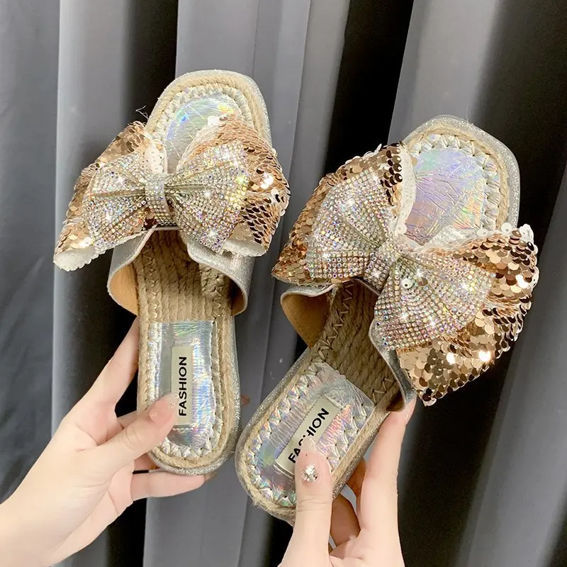 Sequins Bow Tie Women Sandals Summer Shoes Open Toe Slide Ladies Fashion Light Slip on Rhinestones Women Beach Slippers
Sequins Bow Tie Women Sandals Summer Shoes Open Toe Slide Ladies Fashion Light Slip on Rhinestones Women Beach Slippers