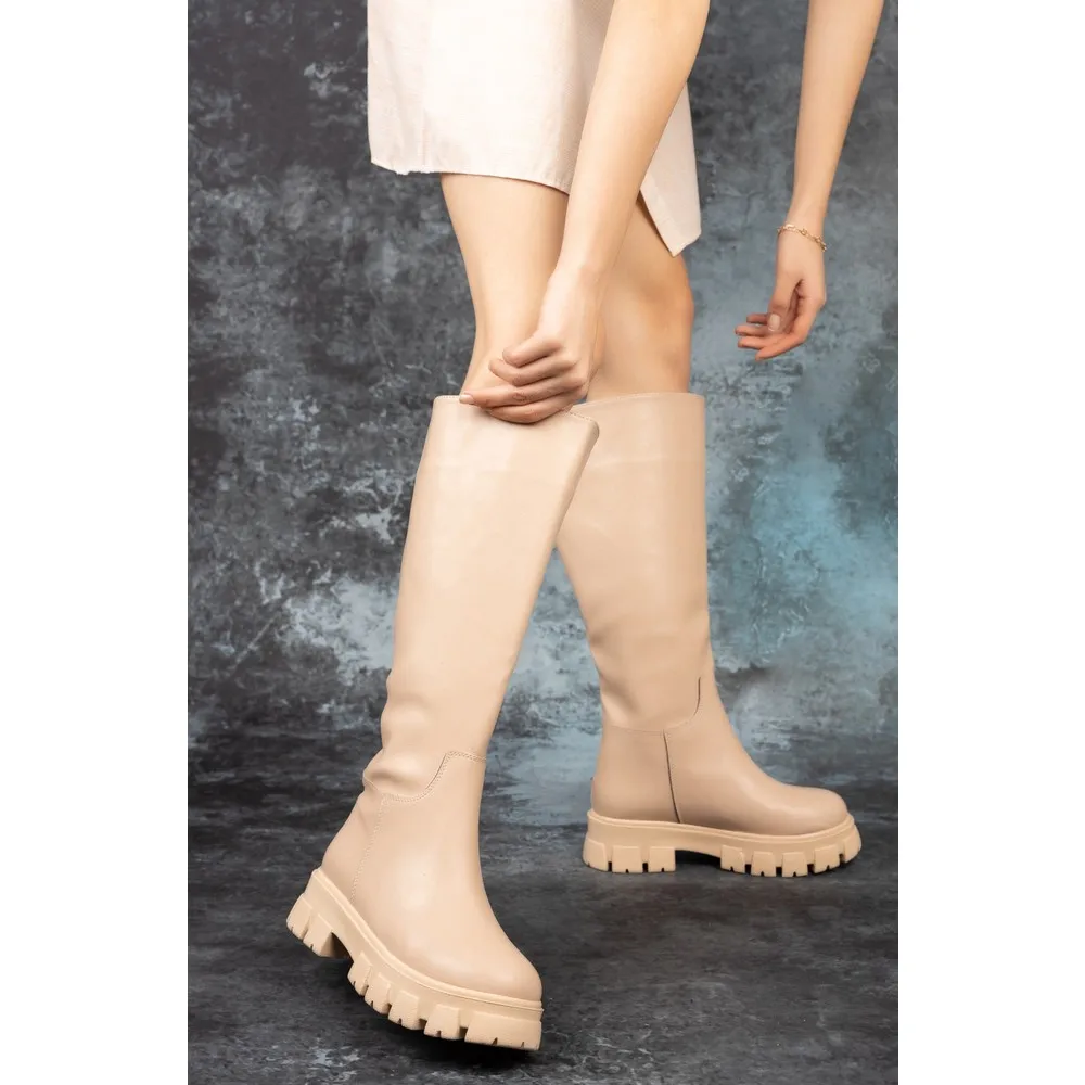 Женские сапоги Dorlie Bery на толстой подошве
Женские сапоги Dorlie Bery на толстой подошве