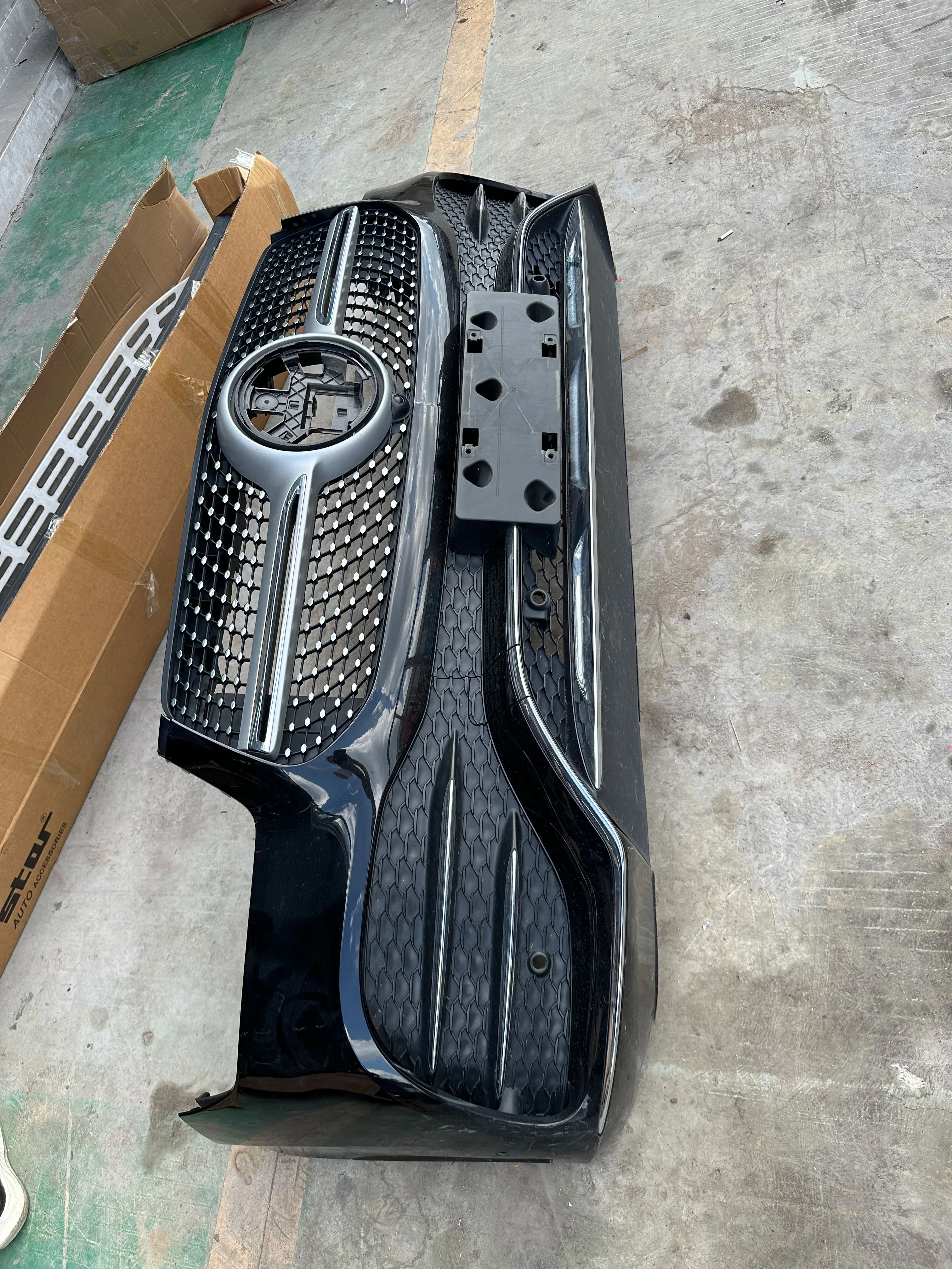 Mercedes-benz GLE, W167 original before and after dismantling surrounded
Mercedes-benz GLE, W167 original before and after dismantling surrounded