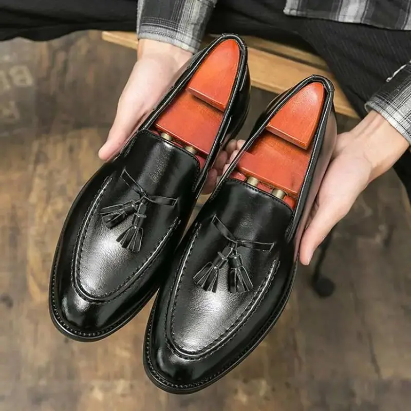 Лоферы мужские однотонные, Классическая маленькая обувь из искусственной кожи, удобные дышащие деловые туфли под платье
Лоферы мужские однотонные, Классическая маленькая обувь из искусственной кожи, удобные дышащие деловые туфли под платье