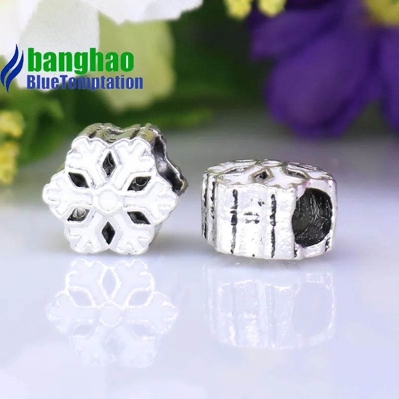 Wholesale DIY Fashion snowflake Charm for making accessories for jewelry alloy pendants bracelets beads ENM601
Wholesale DIY Fashion snowflake Charm for making accessories for jewelry alloy pendants bracelets beads ENM601