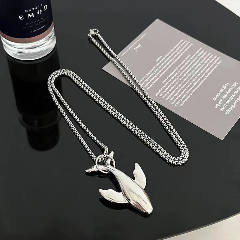 

2023 New Fashion Smooth Whale Animal Pendant Necklace for Women Men Temperament Stainless Steel Chain Choker Jewelry Couple Gift