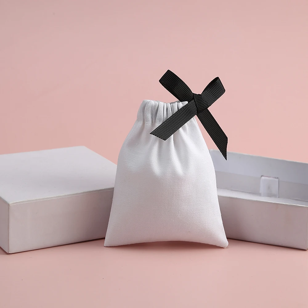 50pcs White Cottton Jewelry Bag Custom Size Print Logo Wedding Party Gift Pouches Gift Bag Jewelry Packing Display Organizer
50pcs White Cottton Jewelry Bag Custom Size Print Logo Wedding Party Gift Pouches Gift Bag Jewelry Packing Display Organizer