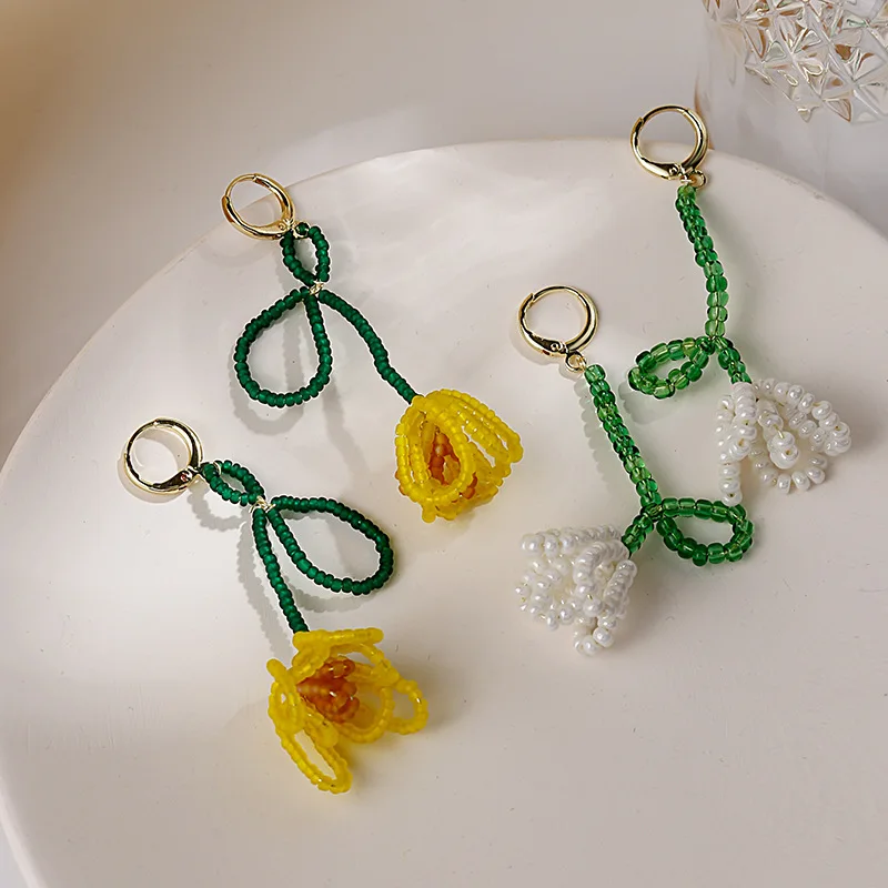 Minar Boho Yellow White Color Beaded Flower Hoop Earrings for Women Ladies Tulip Floral Long Hanging Earring Beach Party Jewelry
Minar Boho Yellow White Color Beaded Flower Hoop Earrings for Women Ladies Tulip Floral Long Hanging Earring Beach Party Jewelry