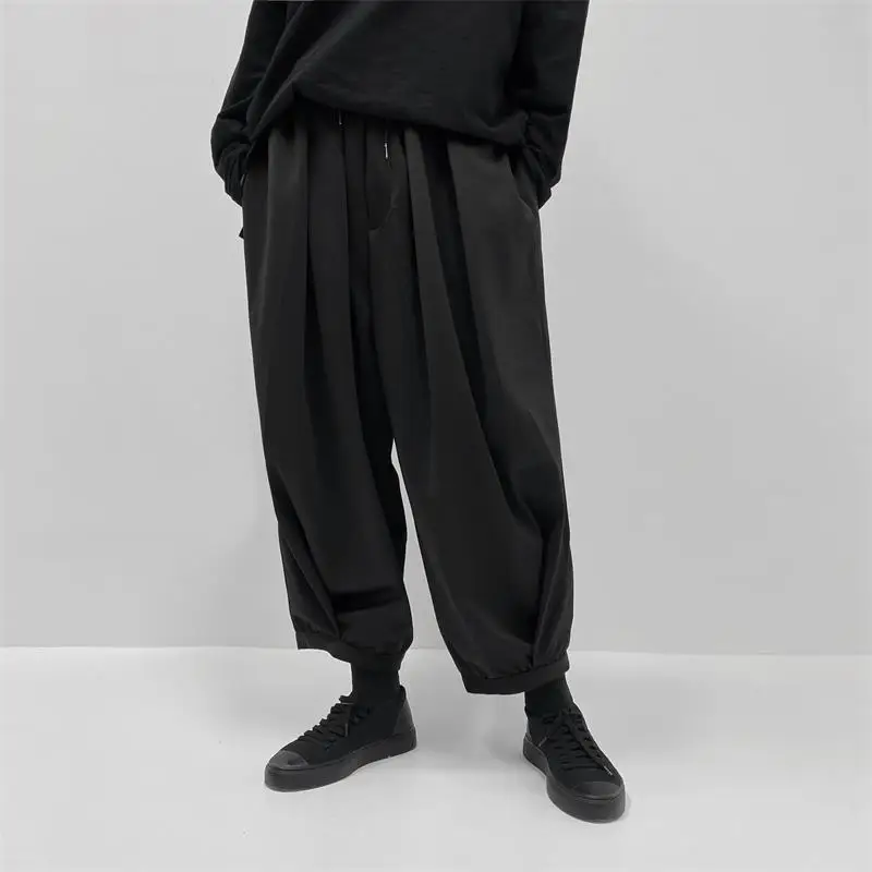 Men's Black Casual Samurai Pants 2021 New Japanese Popular Style Solid Color Large Design Trend Loose Wide Leg Pants
Men's Black Casual Samurai Pants 2021 New Japanese Popular Style Solid Color Large Design Trend Loose Wide Leg Pants