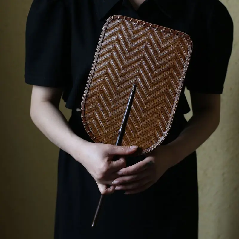 Chinese ancient style bamboo woven group fan retro bamboo fan double-sided thickened Pu fan pure hand-woven fan holiday gift
Chinese ancient style bamboo woven group fan retro bamboo fan double-sided thickened Pu fan pure hand-woven fan holiday gift