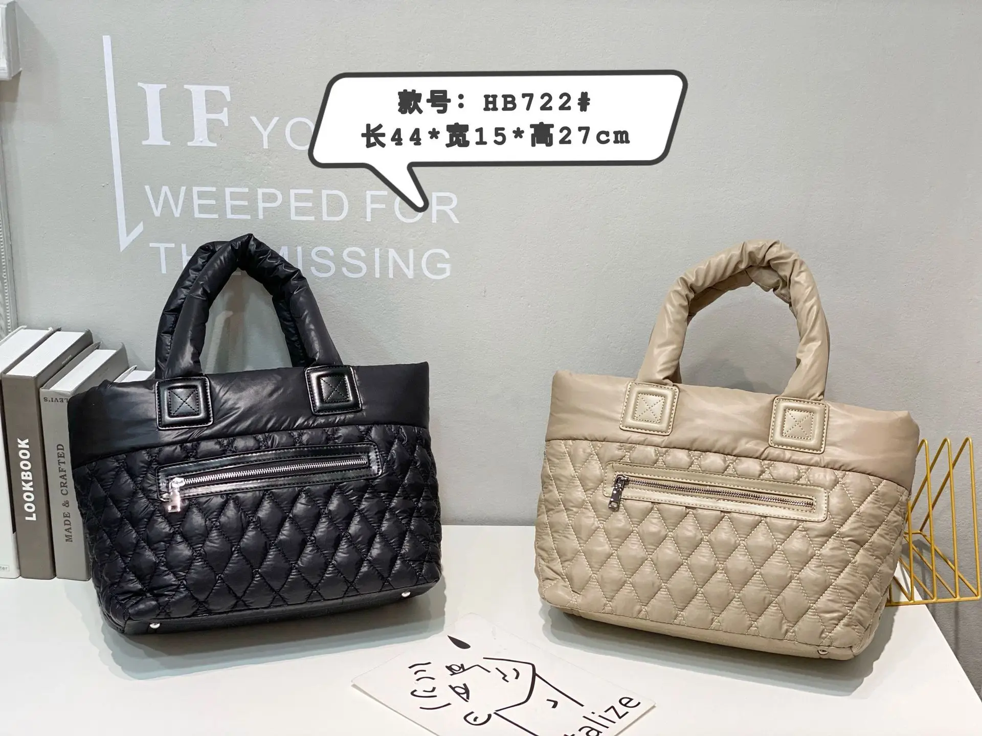 Осенне-зимняя новая корейская модная женская космическая хлопковая подушка безопасности дизайнерские дамские пуховые сумки-тоут со страз...
Осенне-зимняя новая корейская модная женская космическая хлопковая подушка безопасности дизайнерские дамские пуховые сумки-тоут со страз...