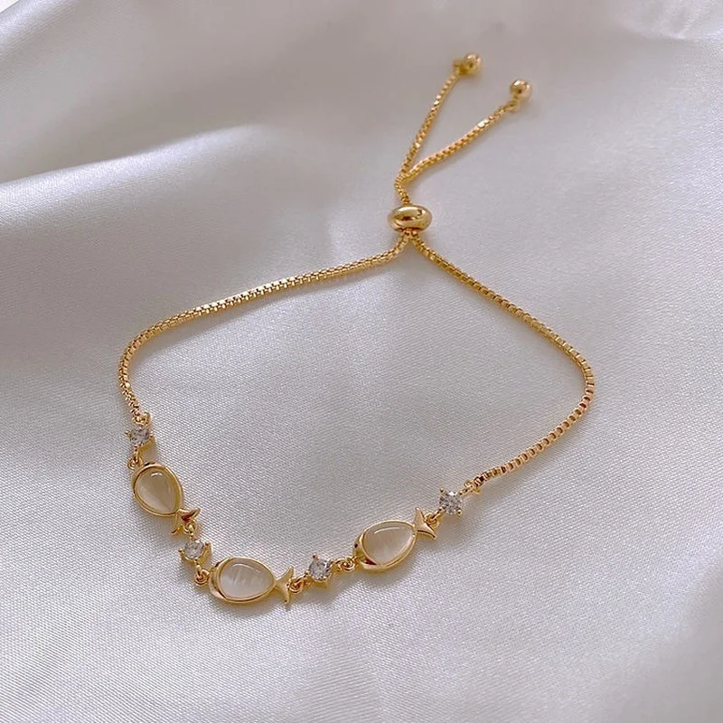 2021 New Korean Trendy Stainless Steel Bracelet For Women Fashion Charms For Bracelets Jewelry Gift Sets
2021 New Korean Trendy Stainless Steel Bracelet For Women Fashion Charms For Bracelets Jewelry Gift Sets