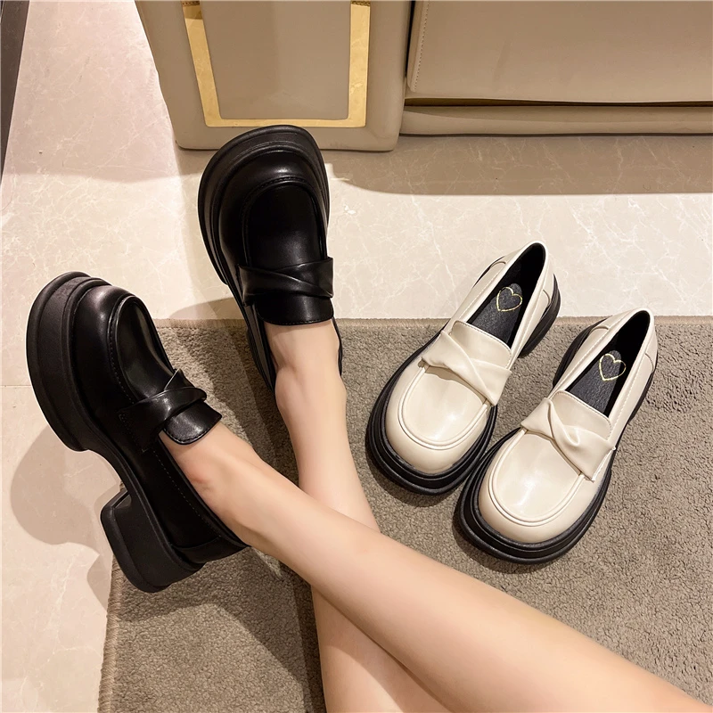 Туфли-оксфорды женские с круглым носком, лоферы, без застежки, повседневные, в британском стиле, осенняя кожаная обувь 
Туфли-оксфорды женские с круглым носком, лоферы, без застежки, повседневные, в британском стиле, осенняя кожаная обувь